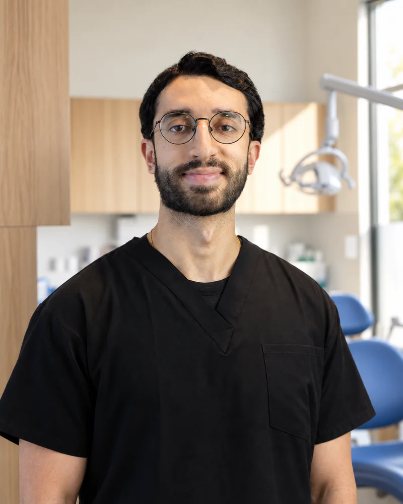 Portrait of Dr Avi Sandhu