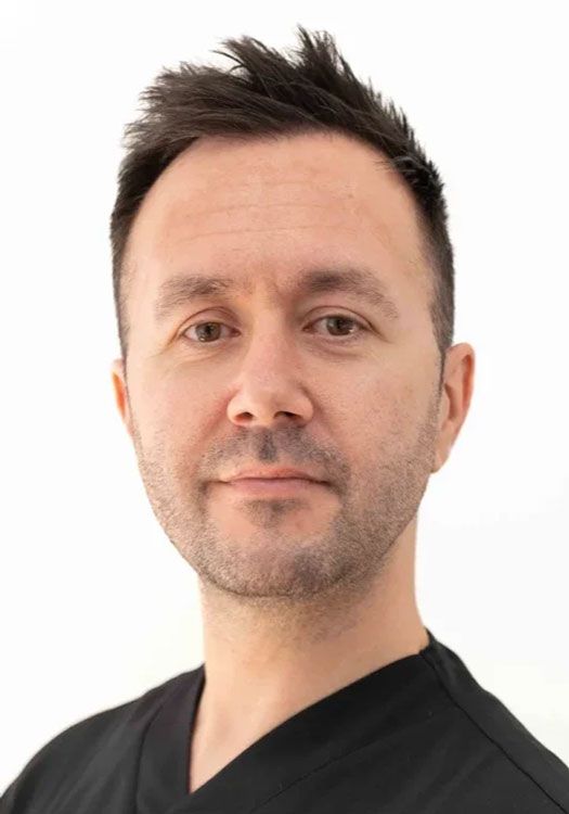 Dr. Vuk Bortnik